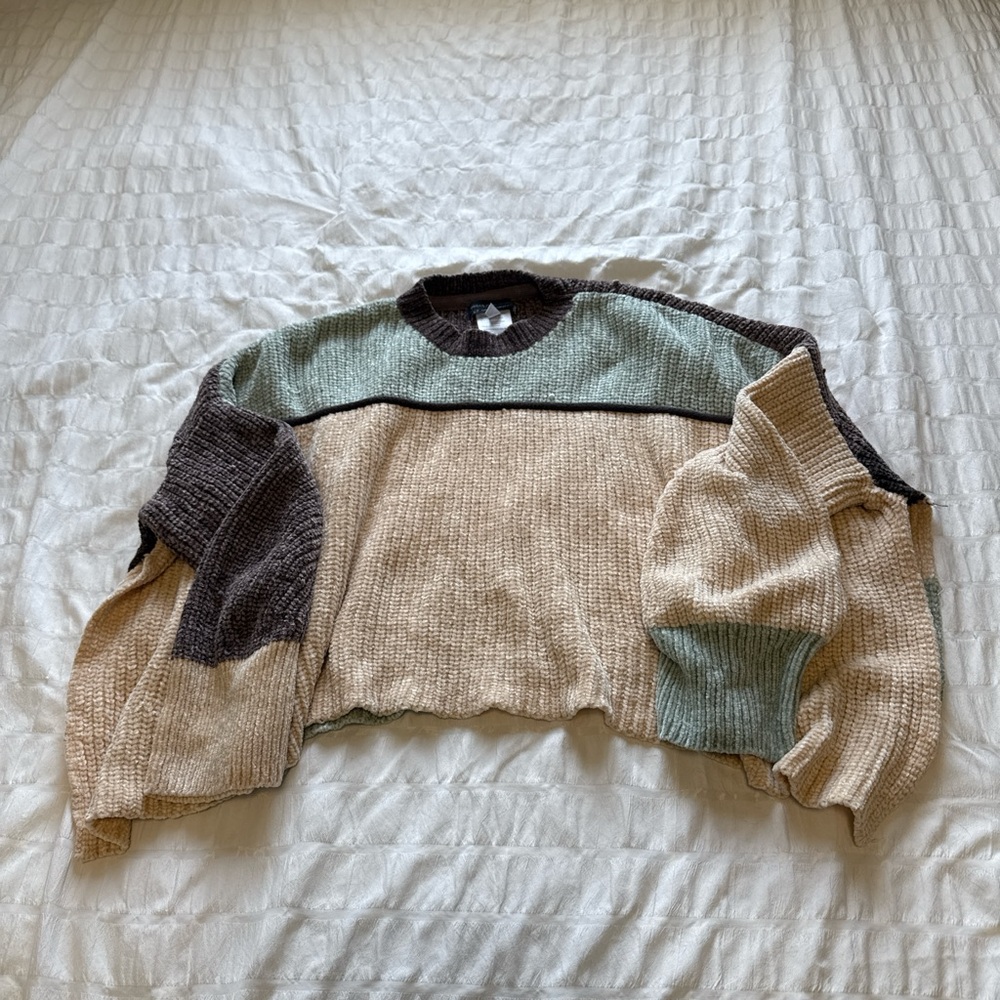 Urban Outfitters Sweater - Picture 2 of 4